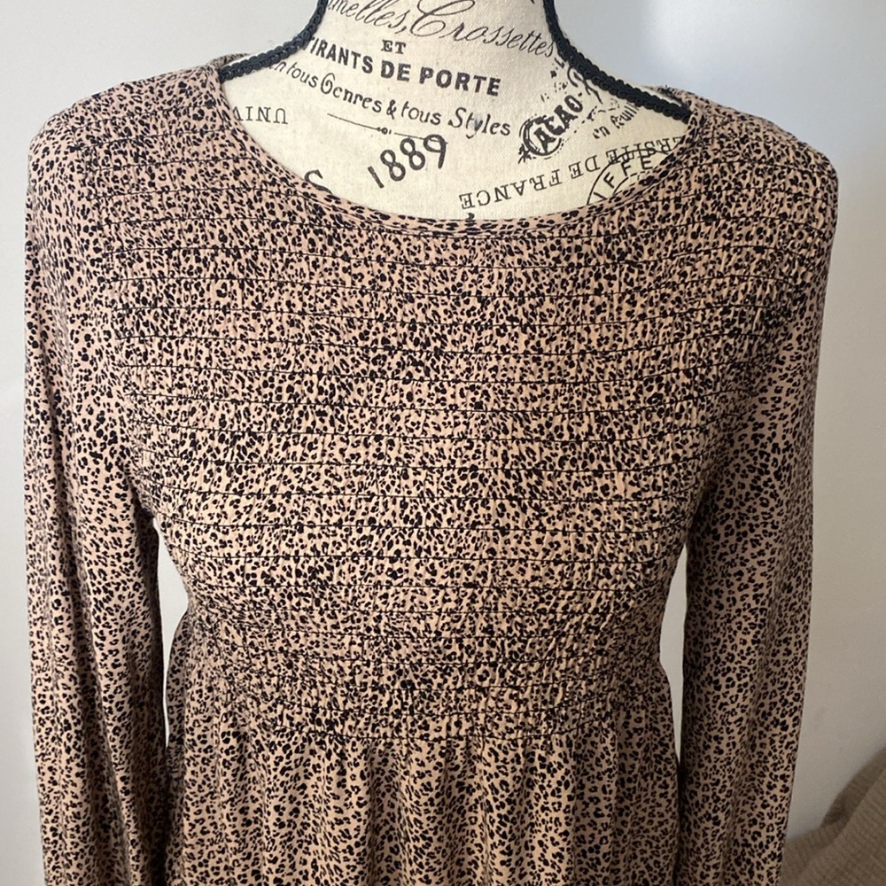URBAN Romantics Long Sleeve Smocked Leopard Print Blouse - Picture 5 of 6